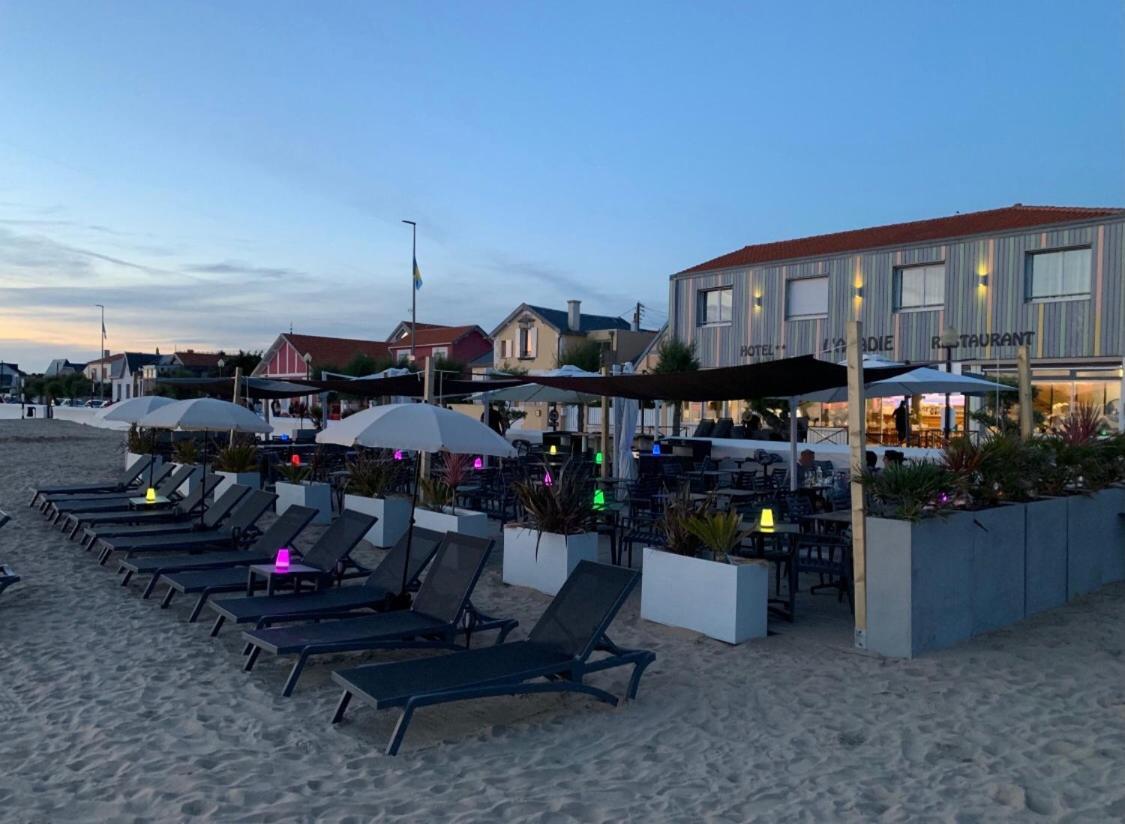 Acadie Saint Victor - Hotel Restaurant - Face Mer - Chatelaillon Plage Ngoại thất bức ảnh