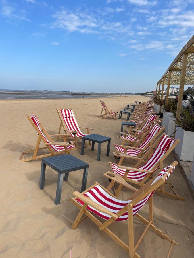 Acadie Saint Victor - Hotel Restaurant - Face Mer - Chatelaillon Plage Ngoại thất bức ảnh