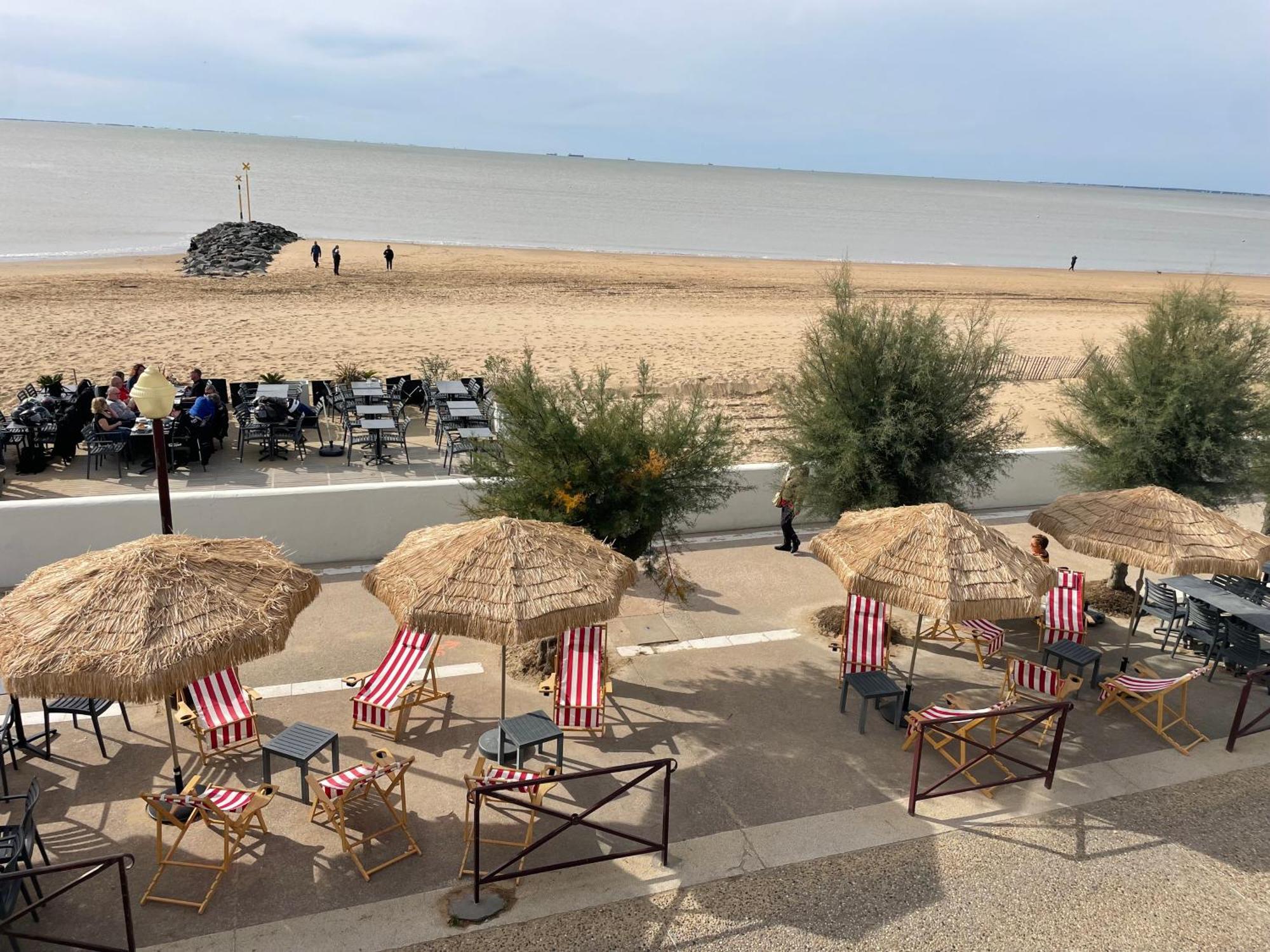 Acadie Saint Victor - Hotel Restaurant - Face Mer - Chatelaillon Plage Ngoại thất bức ảnh