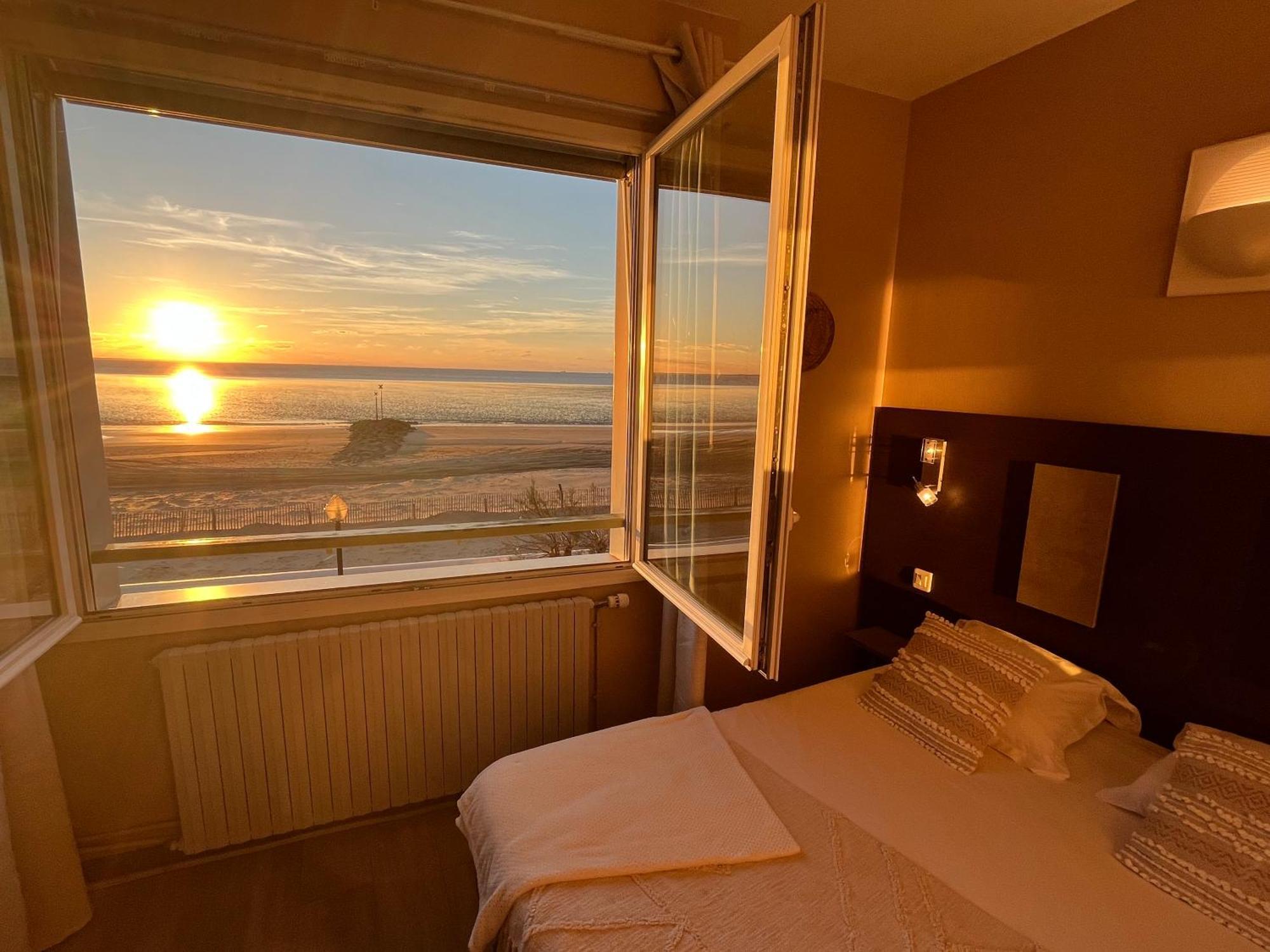 Acadie Saint Victor - Hotel Restaurant - Face Mer - Chatelaillon Plage Ngoại thất bức ảnh