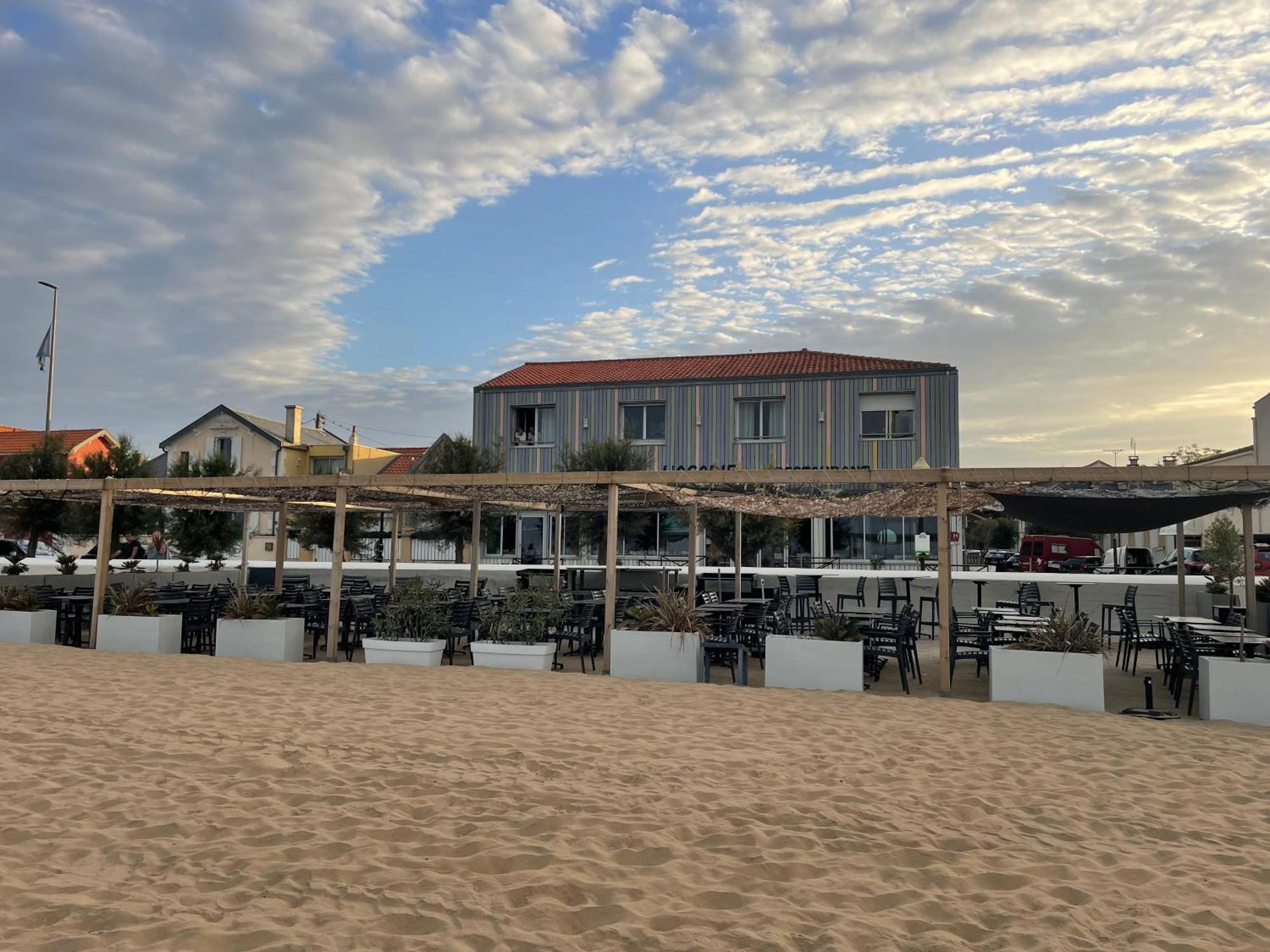 Acadie Saint Victor - Hotel Restaurant - Face Mer - Chatelaillon Plage Ngoại thất bức ảnh