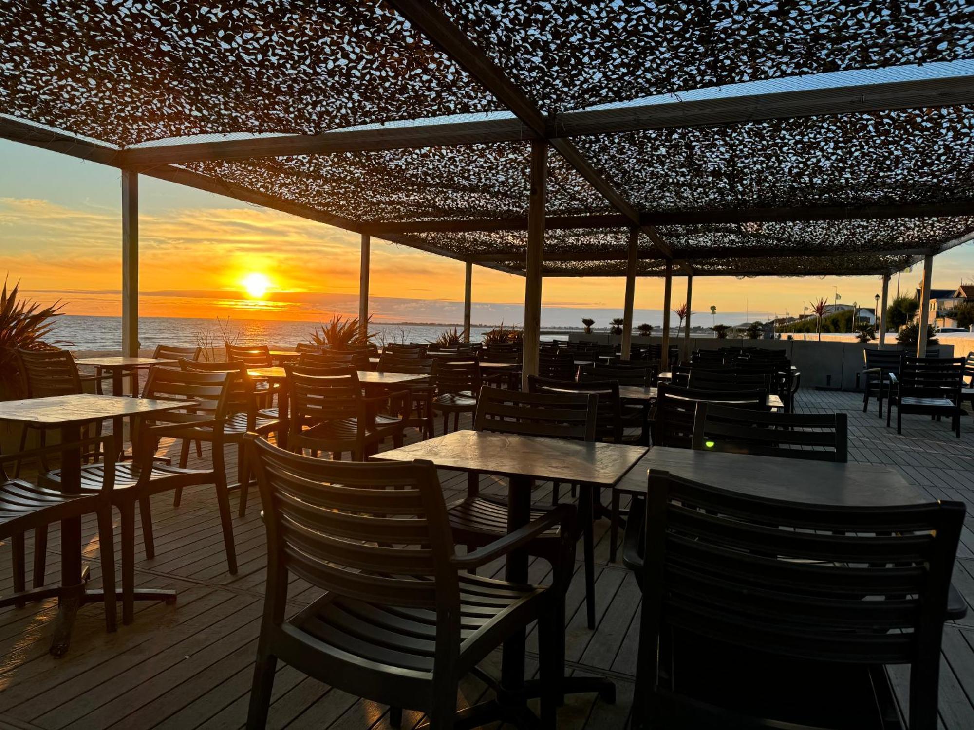 Acadie Saint Victor - Hotel Restaurant - Face Mer - Chatelaillon Plage Ngoại thất bức ảnh